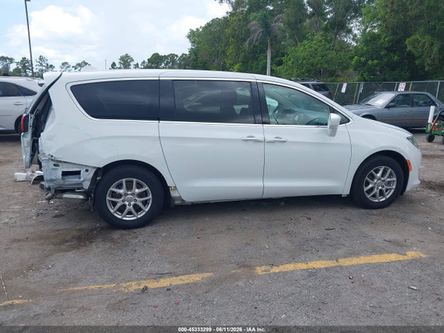 Продаж на аукціоні авто 2020 Chrysler Pacifica Touring, vin: 2C4RC1FG2LR104203, номер лоту: 45333299