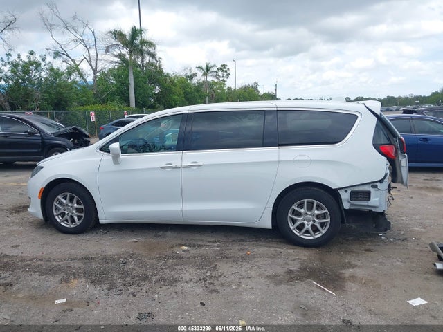 Продаж на аукціоні авто 2020 Chrysler Pacifica Touring, vin: 2C4RC1FG2LR104203, номер лоту: 45333299