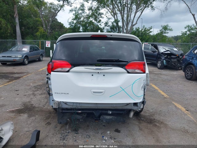 Продаж на аукціоні авто 2020 Chrysler Pacifica Touring, vin: 2C4RC1FG2LR104203, номер лоту: 45333299