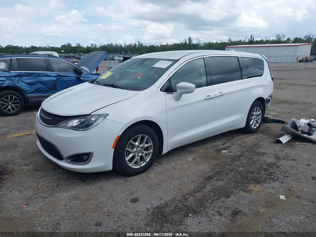 Продаж на аукціоні авто 2020 Chrysler Pacifica Touring, vin: 2C4RC1FG2LR104203, номер лоту: 45333299