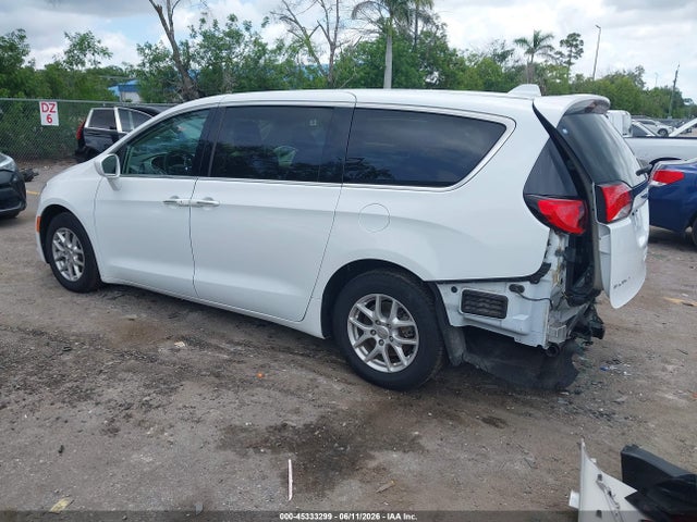 Продаж на аукціоні авто 2020 Chrysler Pacifica Touring, vin: 2C4RC1FG2LR104203, номер лоту: 45333299
