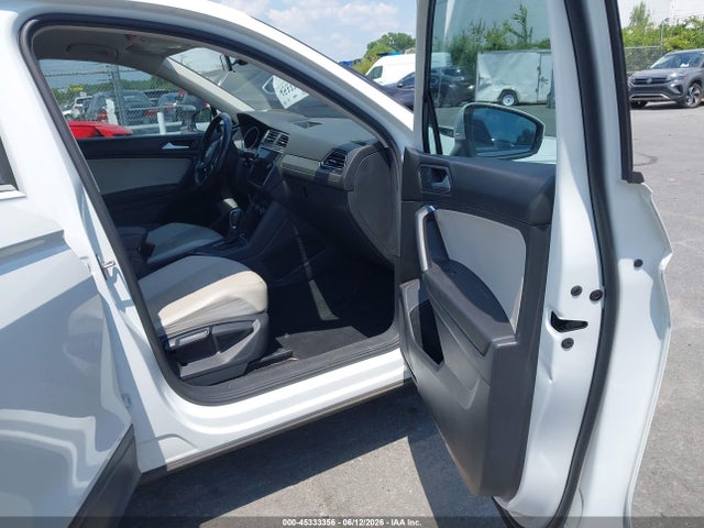 Auction sale of the 2019 Volkswagen Tiguan 2.0t Se/2.0t Sel/2.0t Sel R-line/2.0t Sel R-line Black, vin: 3VV3B7AXXKM199152, lot number: 45333356