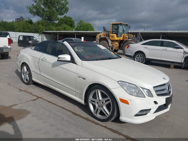 2013 Mercedes-benz E 550 მანქანა იყიდება აუქციონზე, vin: WDDKK7DF2DF213647, აუქციონის ნომერი: 45333423
