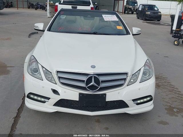 2013 Mercedes-benz E 550 მანქანა იყიდება აუქციონზე, vin: WDDKK7DF2DF213647, აუქციონის ნომერი: 45333423