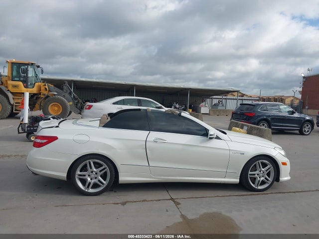 2013 Mercedes-benz E 550 მანქანა იყიდება აუქციონზე, vin: WDDKK7DF2DF213647, აუქციონის ნომერი: 45333423