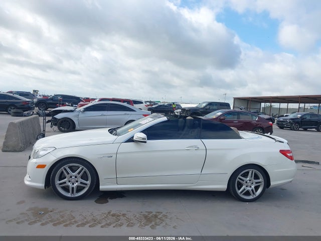 2013 Mercedes-benz E 550 მანქანა იყიდება აუქციონზე, vin: WDDKK7DF2DF213647, აუქციონის ნომერი: 45333423