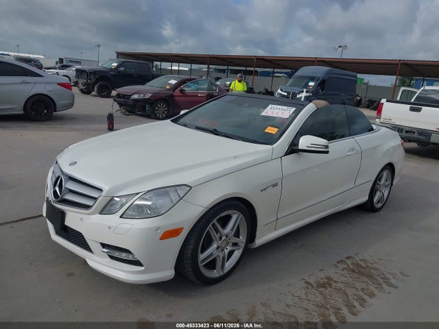 2013 Mercedes-benz E 550 მანქანა იყიდება აუქციონზე, vin: WDDKK7DF2DF213647, აუქციონის ნომერი: 45333423