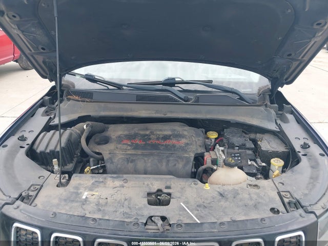 45333501 :رقم المزاد ، 3C4NJCAB5JT240525 vin ، 2018 Jeep Compass Sport Fwd مزاد بيع