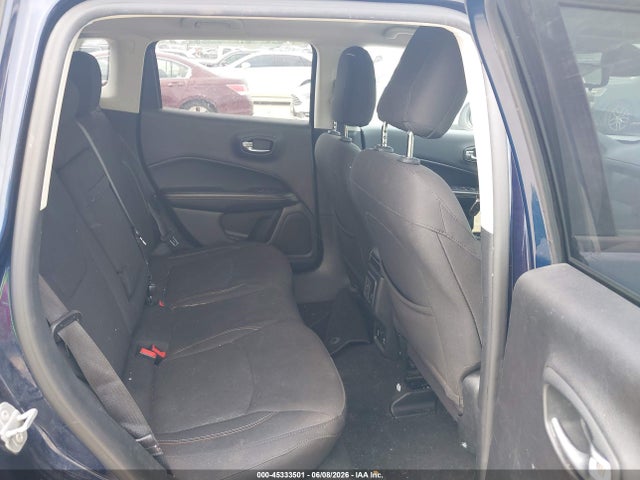45333501 :رقم المزاد ، 3C4NJCAB5JT240525 vin ، 2018 Jeep Compass Sport Fwd مزاد بيع