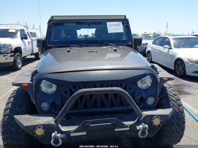 1C4BJWDG3JL829516 Jeep Wrangler Jk Unlimited Sport S 4x4