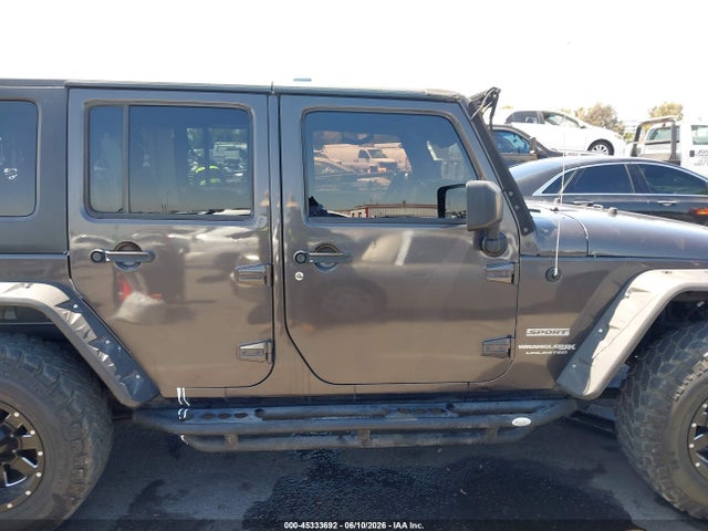1C4BJWDG3JL829516 Jeep Wrangler Jk Unlimited Sport S 4x4