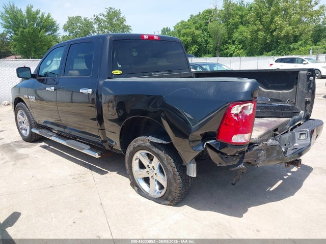 Продажа на аукционе авто 2017 Ram 1500 Express  4x4 5'7 Box, vin: 3C6RR7KT5HG607975, номер лота: 45333853