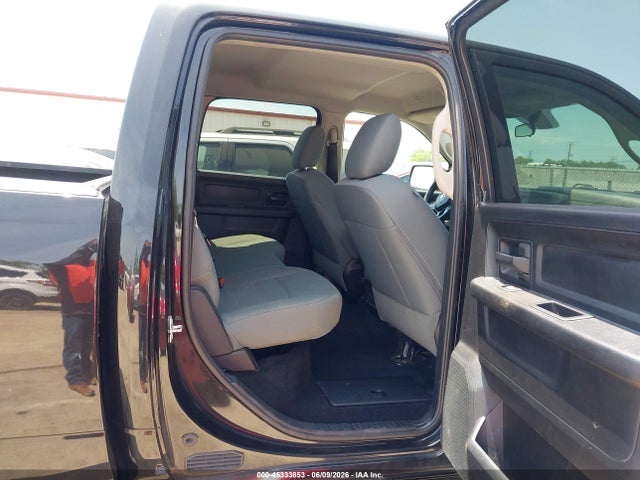 Продажа на аукционе авто 2017 Ram 1500 Express  4x4 5'7 Box, vin: 3C6RR7KT5HG607975, номер лота: 45333853