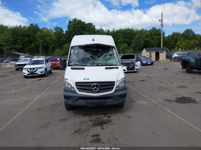 2017 Mercedes-benz Sprinter 2500 High Roof V6 მანქანა იყიდება აუქციონზე, vin: WD3PE8CD7HP529651, აუქციონის ნომერი: 45333937