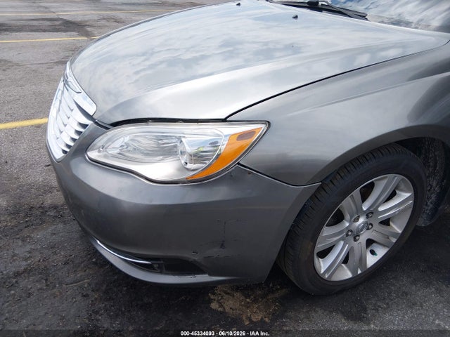 2011 Chrysler 200 Touring მანქანა იყიდება აუქციონზე, vin: 1C3BC1FB6BN614074, აუქციონის ნომერი: 45334093