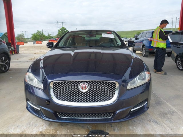 45334131 :رقم المزاد ، SAJWA2GZXF8V81154 vin ، 2015 Jaguar Xj Xjl Portfolio مزاد بيع