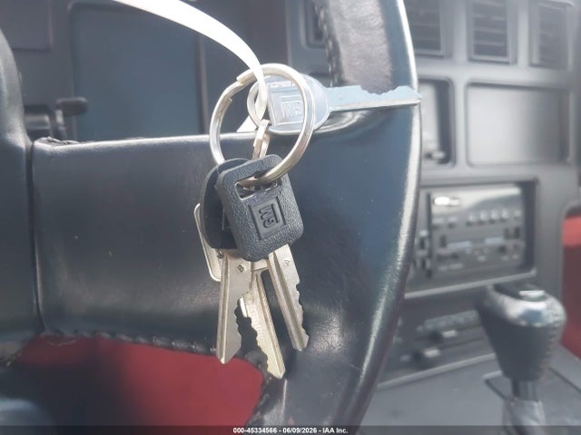 Продажа на аукционе авто 1985 Chevrolet Corvette, vin: 1G1YY0785F5139455, номер лота: 45334566
