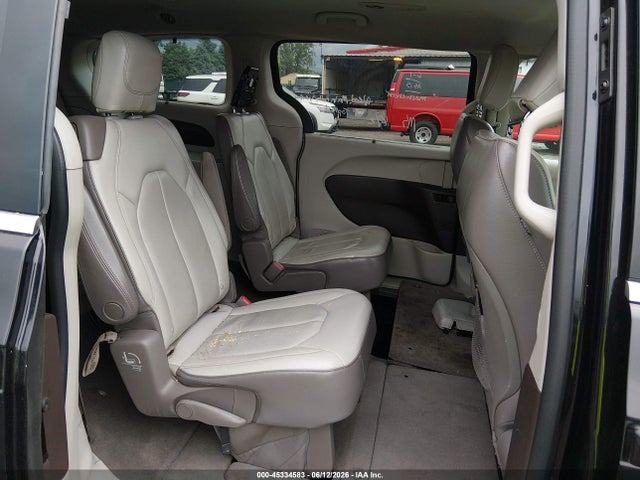 45334583 :رقم المزاد ، 2C4RC1BG4HR688407 vin ، 2017 Chrysler Pacifica Touring-l مزاد بيع