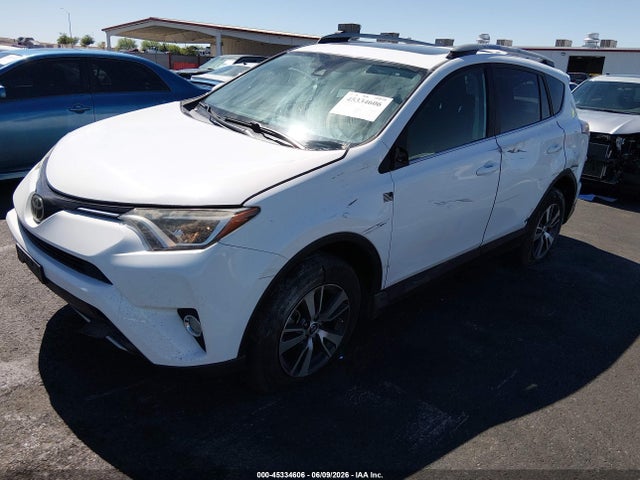 Toyota Rav4 Xle 2018 2T3WFREV9JW458473 Image 2