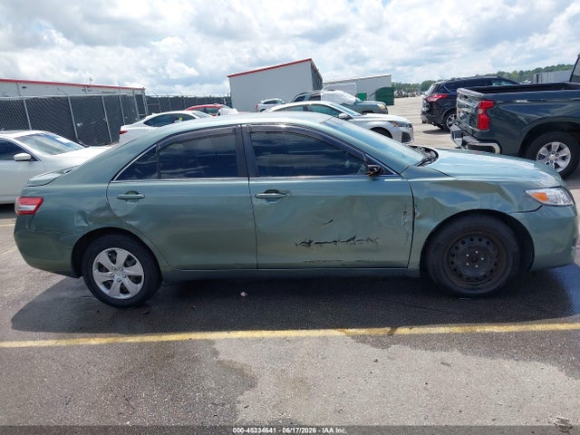 45334641 :رقم المزاد ، 4T1BF3EK2BU644495 vin ، 2011 Toyota Camry Le مزاد بيع