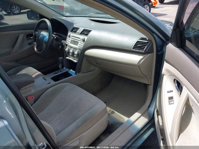 45334641 :رقم المزاد ، 4T1BF3EK2BU644495 vin ، 2011 Toyota Camry Le مزاد بيع