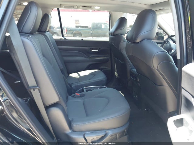 2026 Toyota Grand Highlander Limited მანქანა იყიდება აუქციონზე, vin: 5TDAAAB57TS108682, აუქციონის ნომერი: 45334714