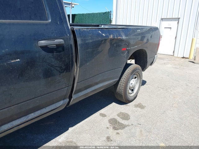 Auction sale of the 2017 Ram 2500, vin: 3C6UR5HL5HG636558, lot number: 45334749