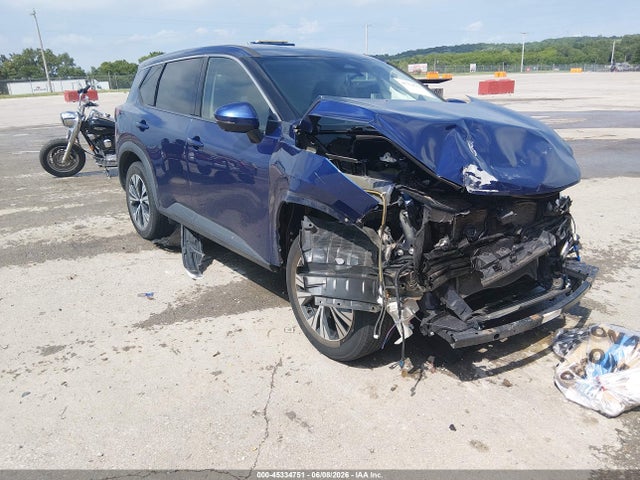 45334751 :رقم المزاد ، 5N1AT3BB8MC708265 vin ، 2021 Nissan Rogue Sv Intelligent Awd مزاد بيع