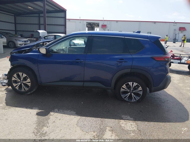 45334751 :رقم المزاد ، 5N1AT3BB8MC708265 vin ، 2021 Nissan Rogue Sv Intelligent Awd مزاد بيع