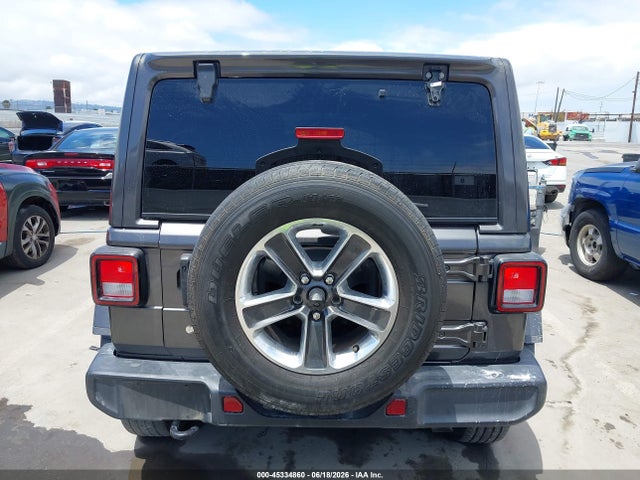 1C4HJXEG5KW572762 Jeep Wrangler Unlimited Sahara 4x4