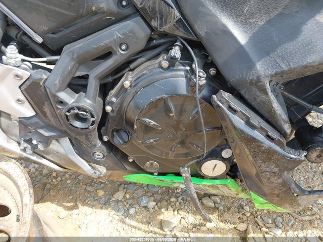 Kawasaki Ex650 F 2017 JKAEXEK10HDA02515 Image 8