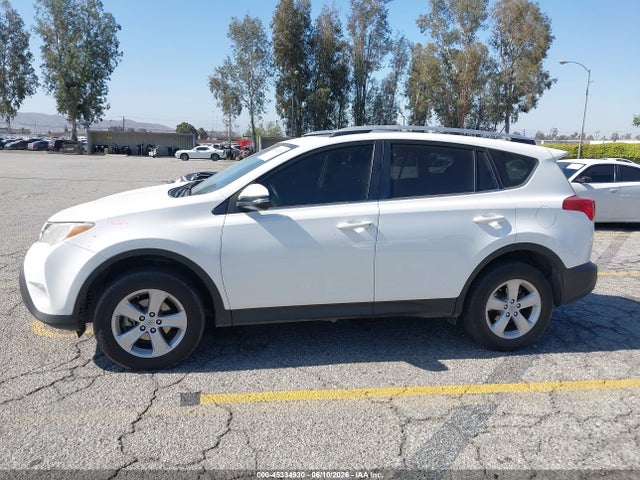 JTMWFREV4EJ013126 Toyota Rav4 Xle