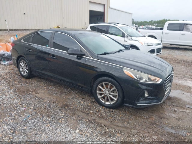 2018 5NPE24AF4JH598107 main image