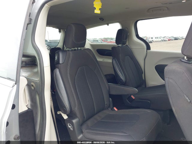 2C4RC1CG2MR577766 Chrysler Voyager Lx