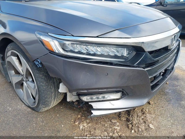1HGCV2F92JA004984 Honda Accord Touring 2.0t