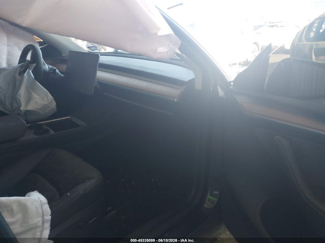 45335099 :رقم المزاد ، 7SAYGDEE7RF022718 vin ، 2024 Tesla Model Y Long Range Dual Motor All-wheel Drive مزاد بيع