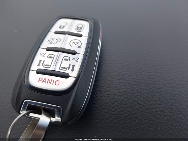 45335115 :رقم المزاد ، 2C4RC1FGXJR125541 vin ، 2018 Chrysler Pacifica Touring Plus مزاد بيع