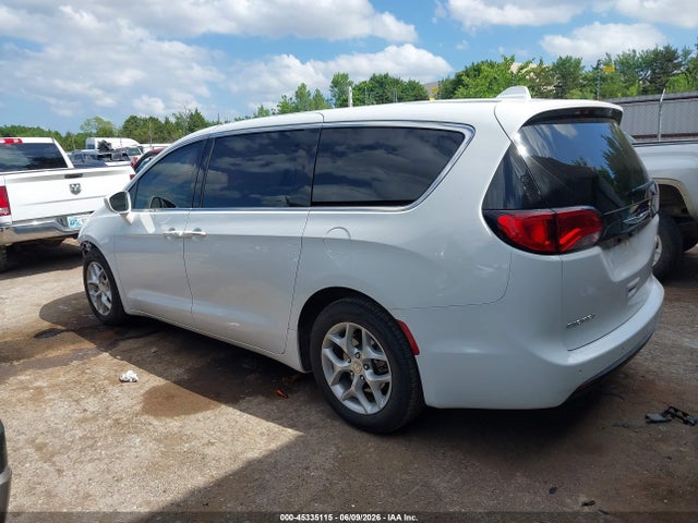 45335115 :رقم المزاد ، 2C4RC1FGXJR125541 vin ، 2018 Chrysler Pacifica Touring Plus مزاد بيع