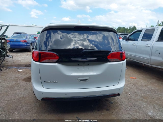 45335115 :رقم المزاد ، 2C4RC1FGXJR125541 vin ، 2018 Chrysler Pacifica Touring Plus مزاد بيع