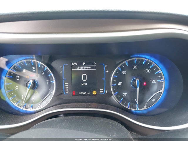 45335115 :رقم المزاد ، 2C4RC1FGXJR125541 vin ، 2018 Chrysler Pacifica Touring Plus مزاد بيع