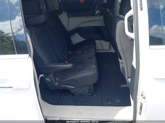 45335115 :رقم المزاد ، 2C4RC1FGXJR125541 vin ، 2018 Chrysler Pacifica Touring Plus مزاد بيع