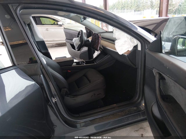 Продажа на аукционе авто 2020 Tesla Model Y Long Range Dual Motor All-wheel Drive, vin: 5YJYGDEE4LF013365, номер лота: 45335202