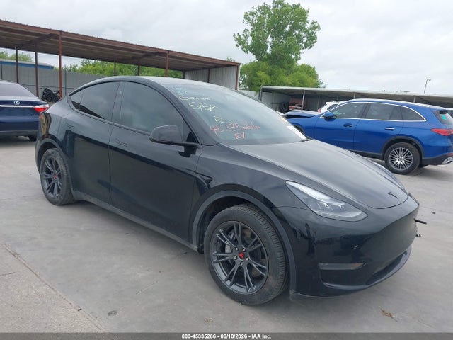 45335266 :رقم المزاد ، 7SAYGDED9RA310874 vin ، 2024 Tesla Model Y مزاد بيع