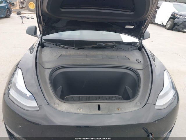 45335266 :رقم المزاد ، 7SAYGDED9RA310874 vin ، 2024 Tesla Model Y مزاد بيع