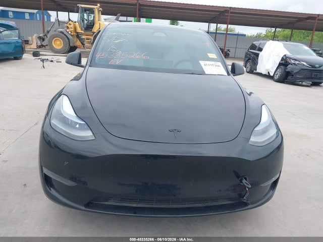 45335266 :رقم المزاد ، 7SAYGDED9RA310874 vin ، 2024 Tesla Model Y مزاد بيع
