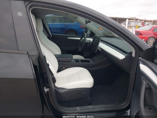 45335266 :رقم المزاد ، 7SAYGDED9RA310874 vin ، 2024 Tesla Model Y مزاد بيع