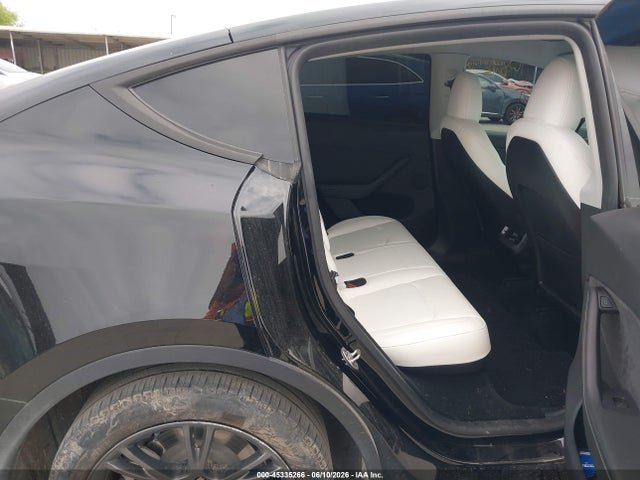 45335266 :رقم المزاد ، 7SAYGDED9RA310874 vin ، 2024 Tesla Model Y مزاد بيع