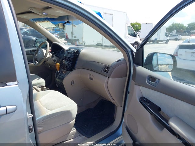 45335335 :رقم المزاد ، 5TDZA23C05S369922 vin ، 2005 Toyota Sienna Ce مزاد بيع