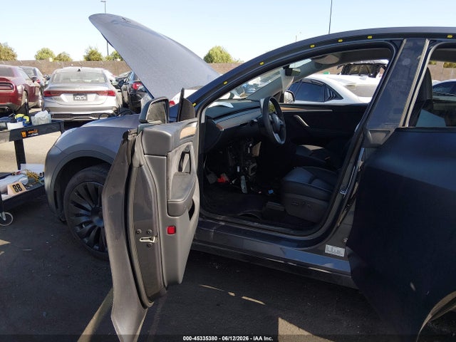 Продажа на аукционе авто 2023 Tesla Model Y Awd/long Range Dual Motor All-wheel Drive, vin: 7SAYGDEE1PA166677, номер лота: 45335380