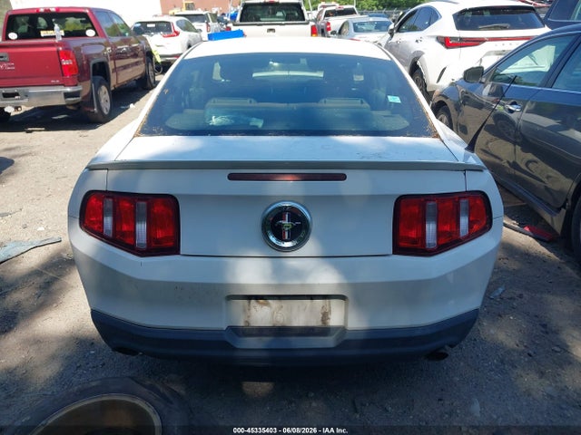 45335403 :رقم المزاد ، 1ZVBP8AMXB5132447 vin ، 2011 Ford Mustang V6 مزاد بيع